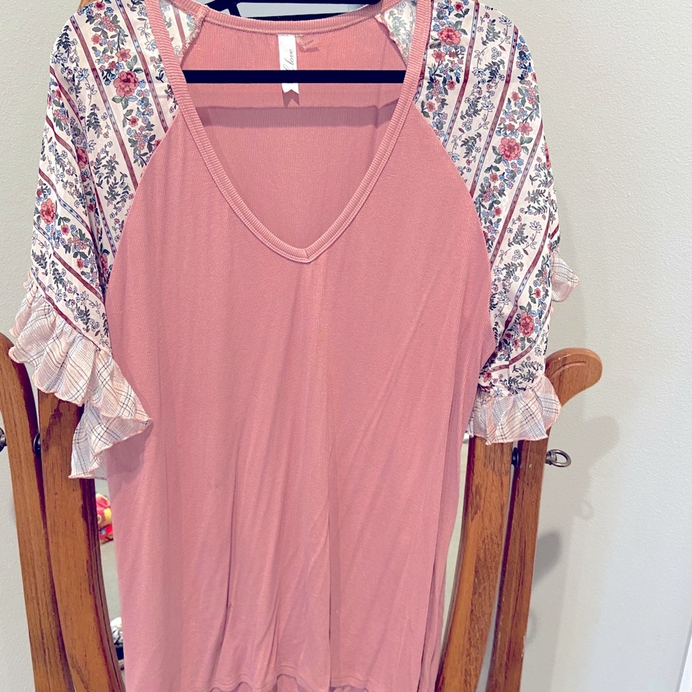 Floral bell sleeve blouse
